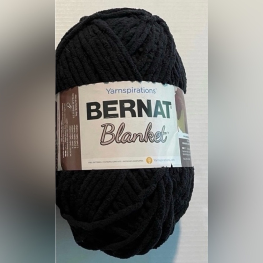 Bernat Yarnspirations Blanket Yarn‎ Knitting 10.5 oz Coal 161110 NEW
